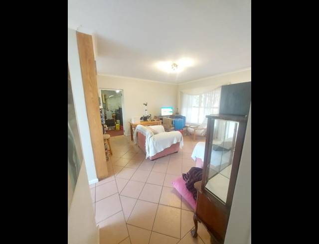 2 BEDROOM PROPERTY TO RENT IN BLOUBERGSTRAND